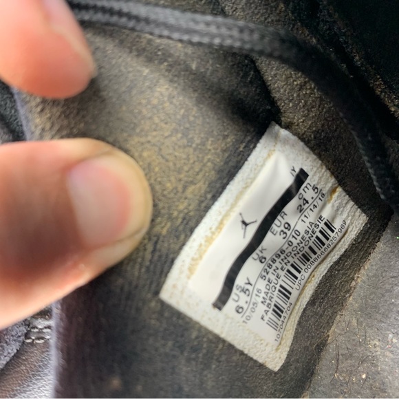 Nike Women’s size 8 Air Jordan 11 low Barons Retro OG gum wmns sneakers black 8w - Picture 2 of 11